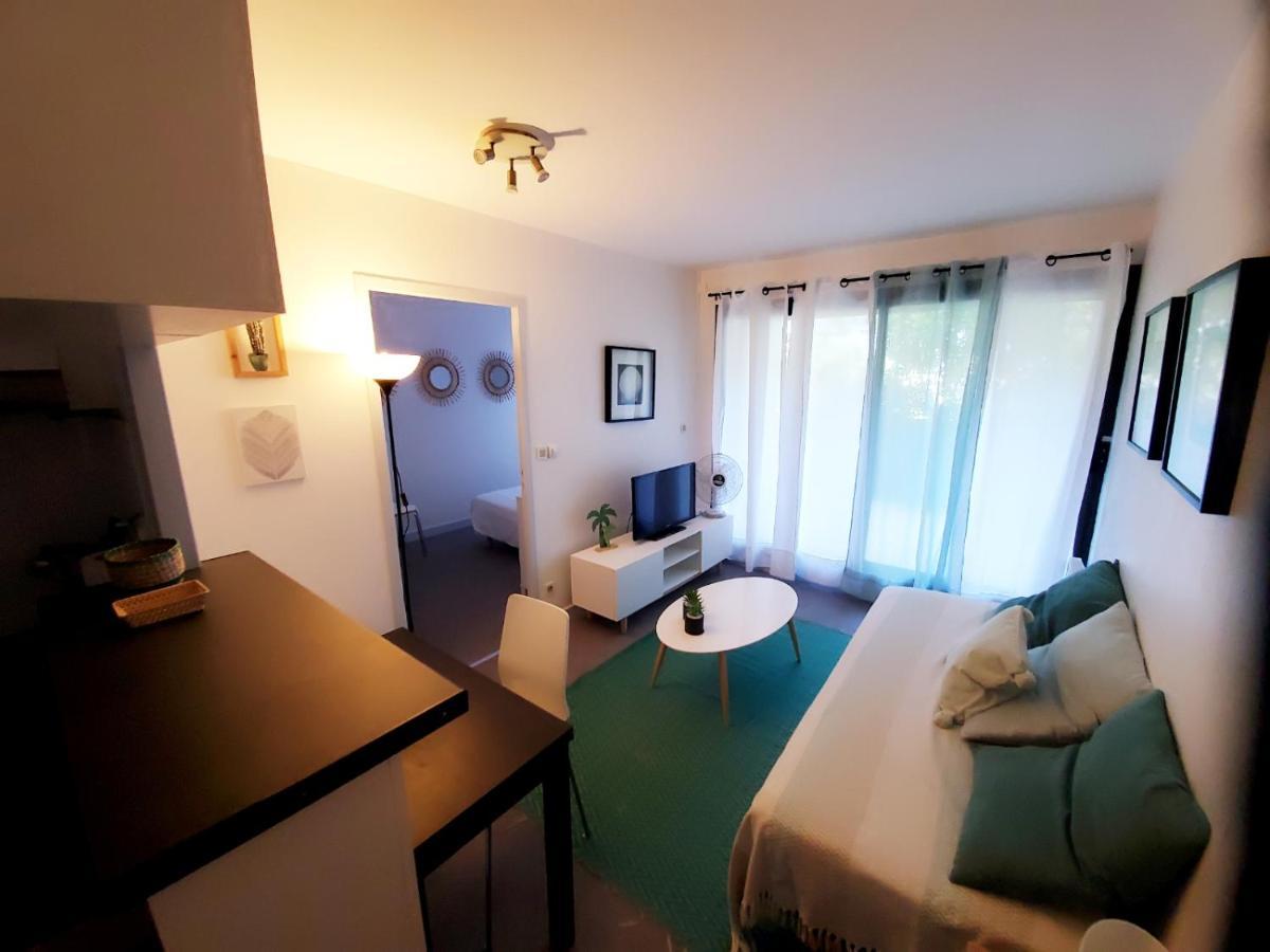 Appartement La Marina Avec Parking Et Acces Piscine La Rochelle (Charente-Maritime)